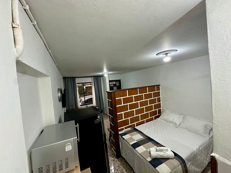 Cómodo en zona residencial a 1m de Av. el poblado