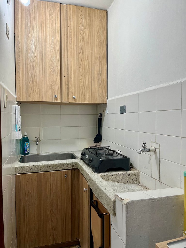Cómodo en zona residencial a 1m de Av. el poblado