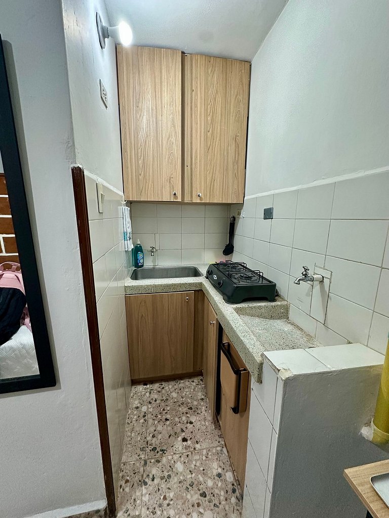 Cómodo en zona residencial a 1m de Av. el poblado
